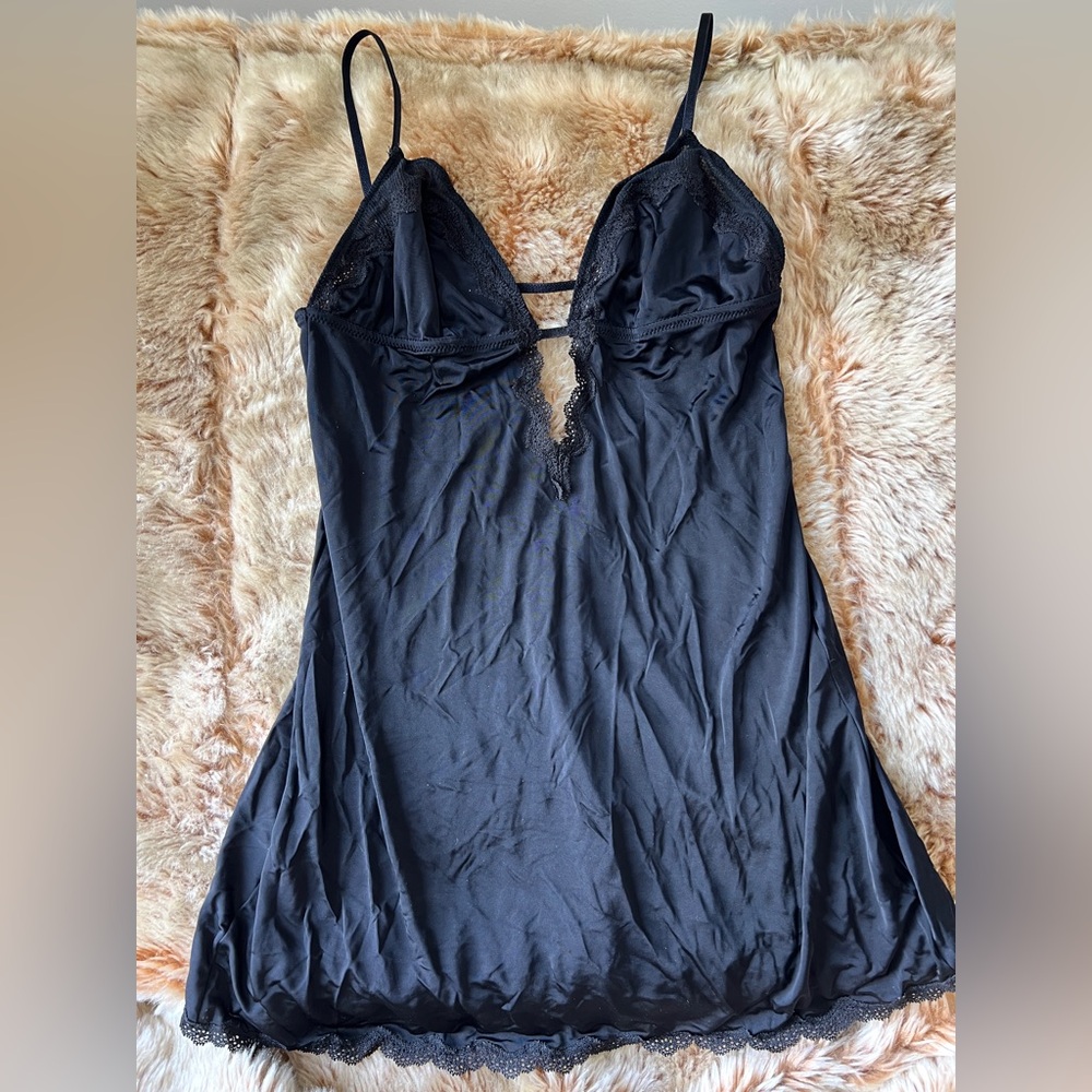 Victoria’s Secret Nightgown - Sz. Small. Matching undies NWT!